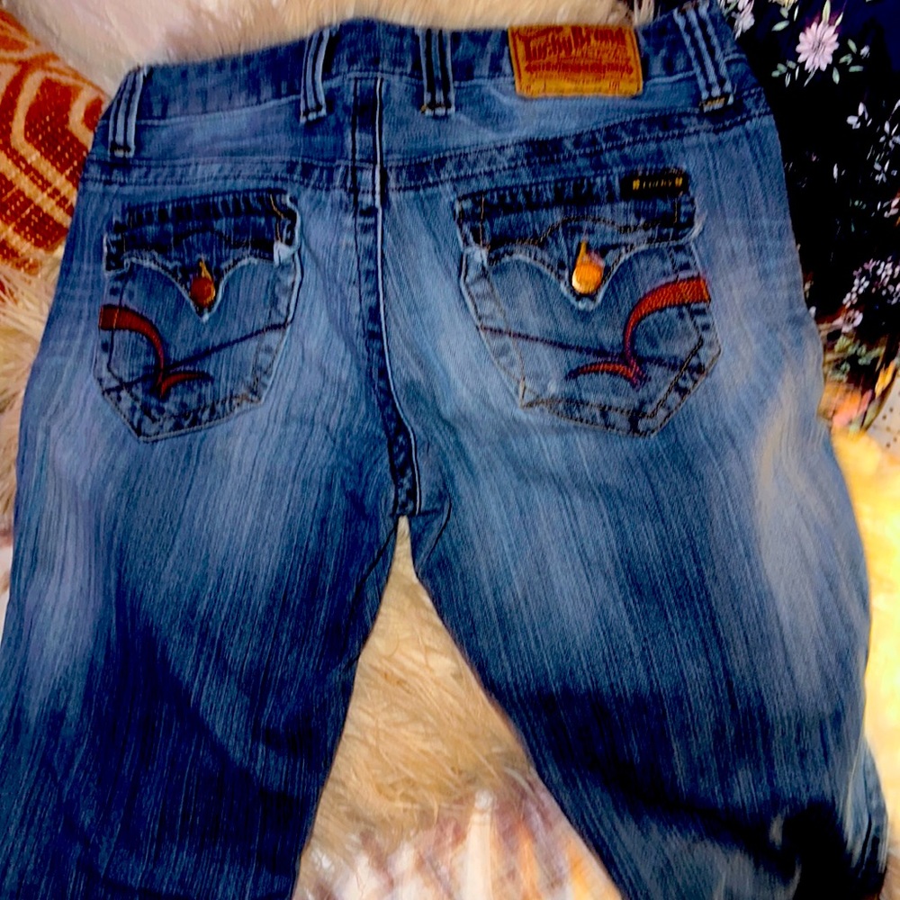 Great condition Lucky Brand Jeans . Reg length - medium wash